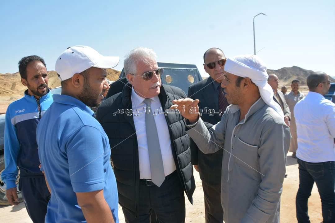 محافظ جنوب سيناء يتفقد ازالة اثار السيول بمدينة ابوزنيمة وابورديس