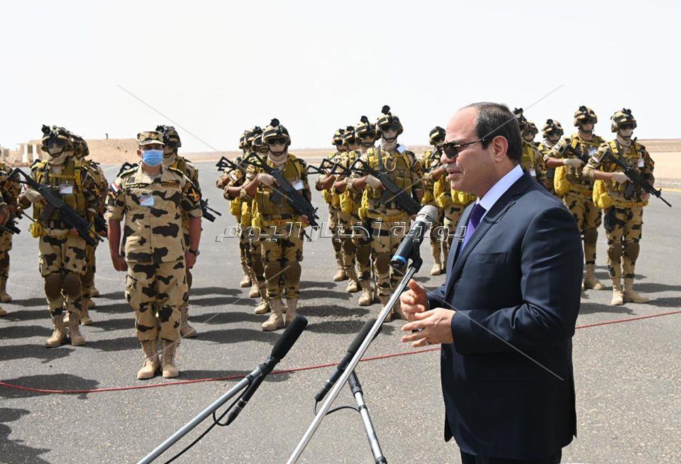 الرئيس عبد الفتاح السيسي في المنطقة الغربية العسكرية