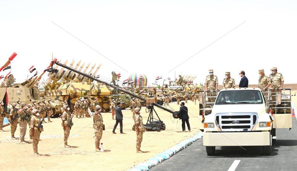 الرئيس عبد الفتاح السيسي في المنطقة الغربية العسكرية