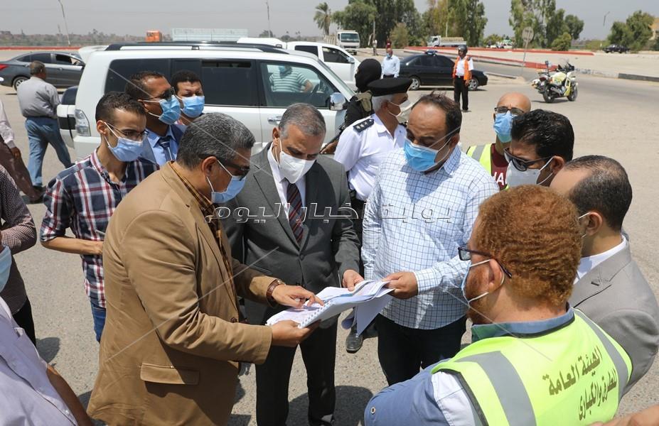 محافظ سوهاج يتفقد عدد من مشروعات الطرق والكبارى بمراكز البلينا وجرجا وأخميم 