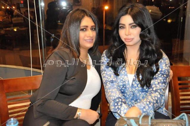 صوفينار وكاريكا ونجوم الرياضة في حفل افتتاح أحد المطاعم