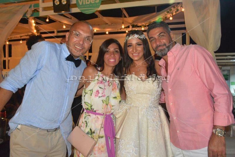تامر حسني والعسيلي يُشعلان زفاف ياسر الحريري في «الساحل»