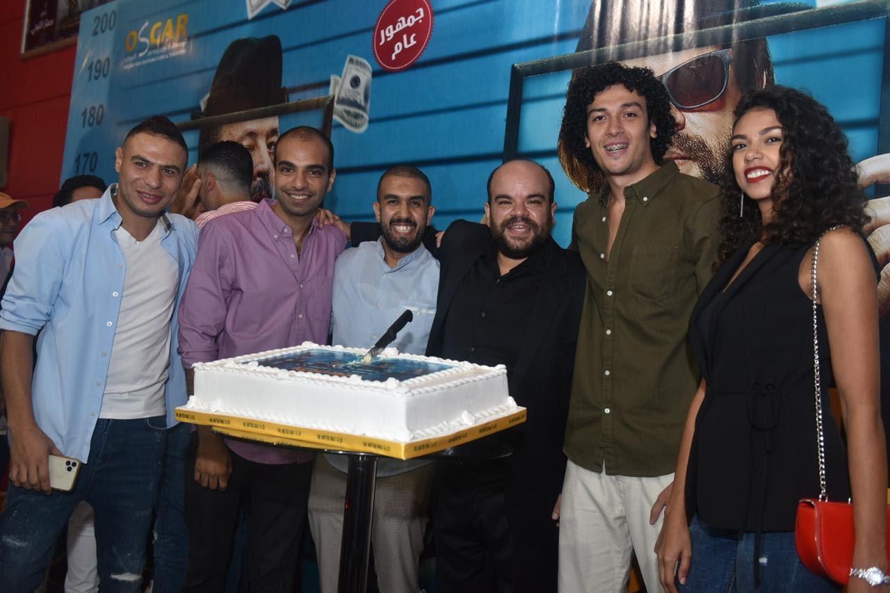 مؤلفا «الخطة العايمة» يشاهدون الفيلم مع نجوم الفن