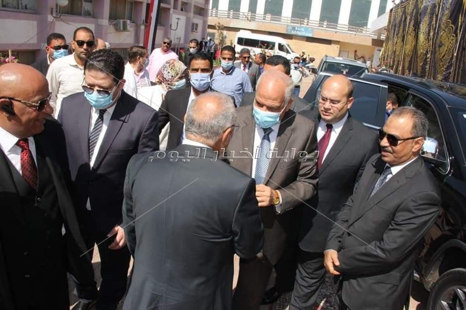 محافظ الجيزة يفتتح وحده الرعاية المركزة بمستشفي 6 اكتوبر المركزي