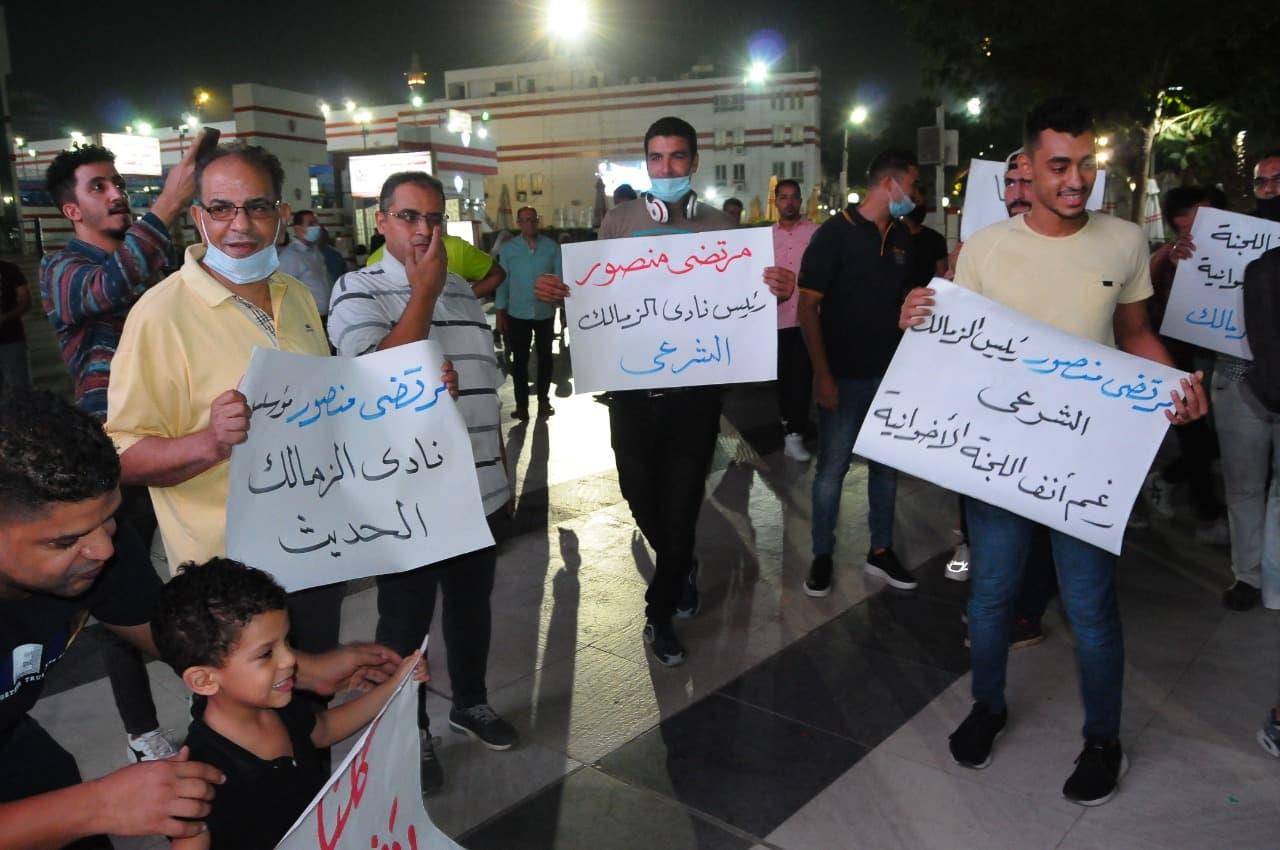 أعضاء الزمالك يتضامنون لمساندة مرتضى منصور ضد الأوليمبية  