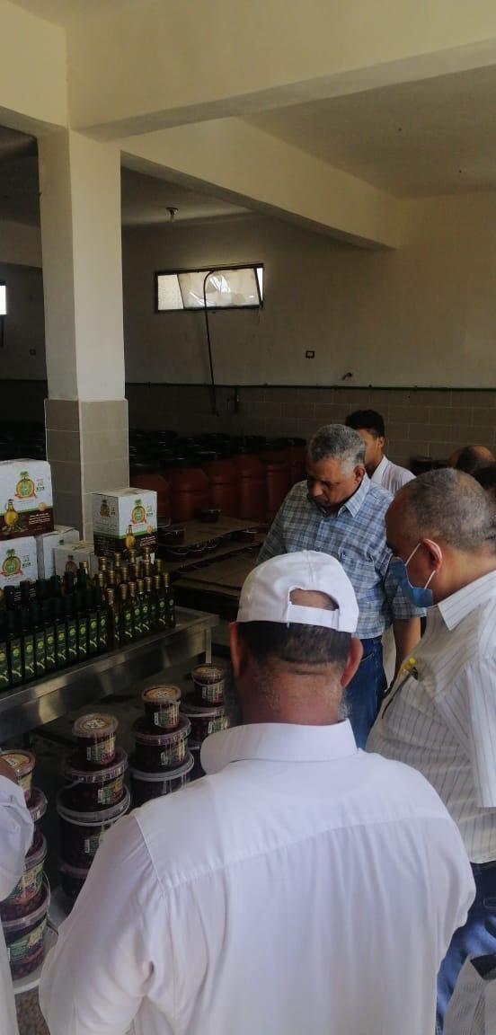   وزير الري يعقد جلسة نقاشية مع مشايخ القبائل بواحة سيوة للإطلاع على أبرز المشاكل 