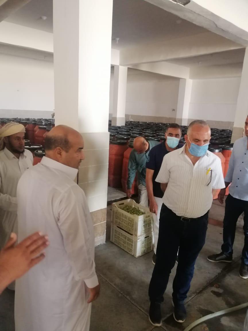   وزير الري يعقد جلسة نقاشية مع مشايخ القبائل بواحة سيوة للإطلاع على أبرز المشاكل 