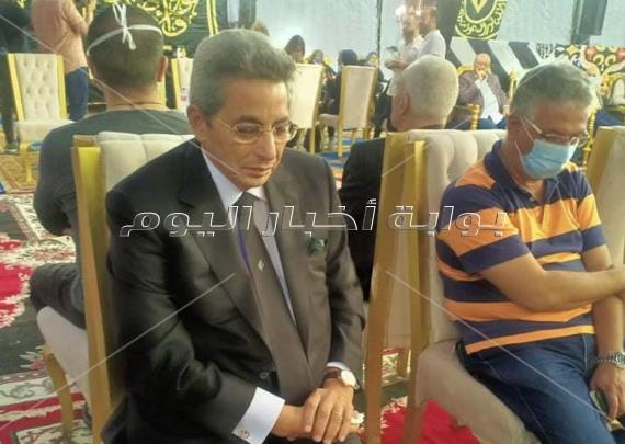 بدء عزاء الراحل محمود ياسين بحضور عدد كبير من نجوم الفن 