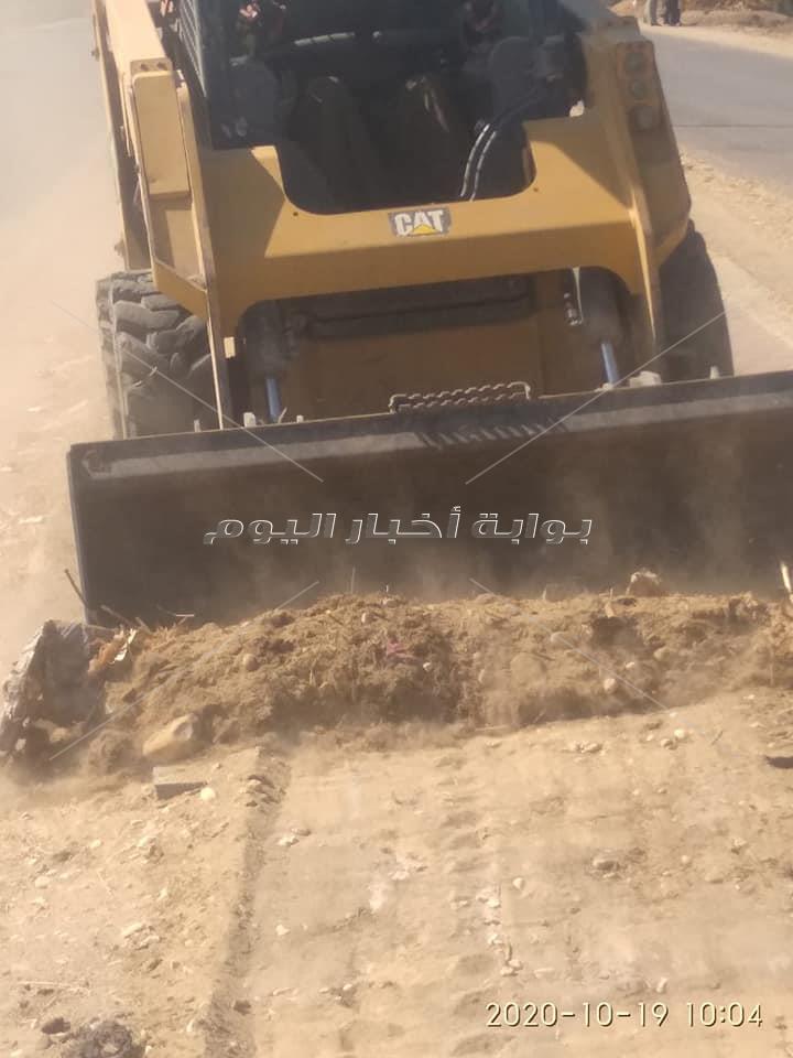 اصلاح عطل بخط مياه ميت القائد فى مدينة العياط