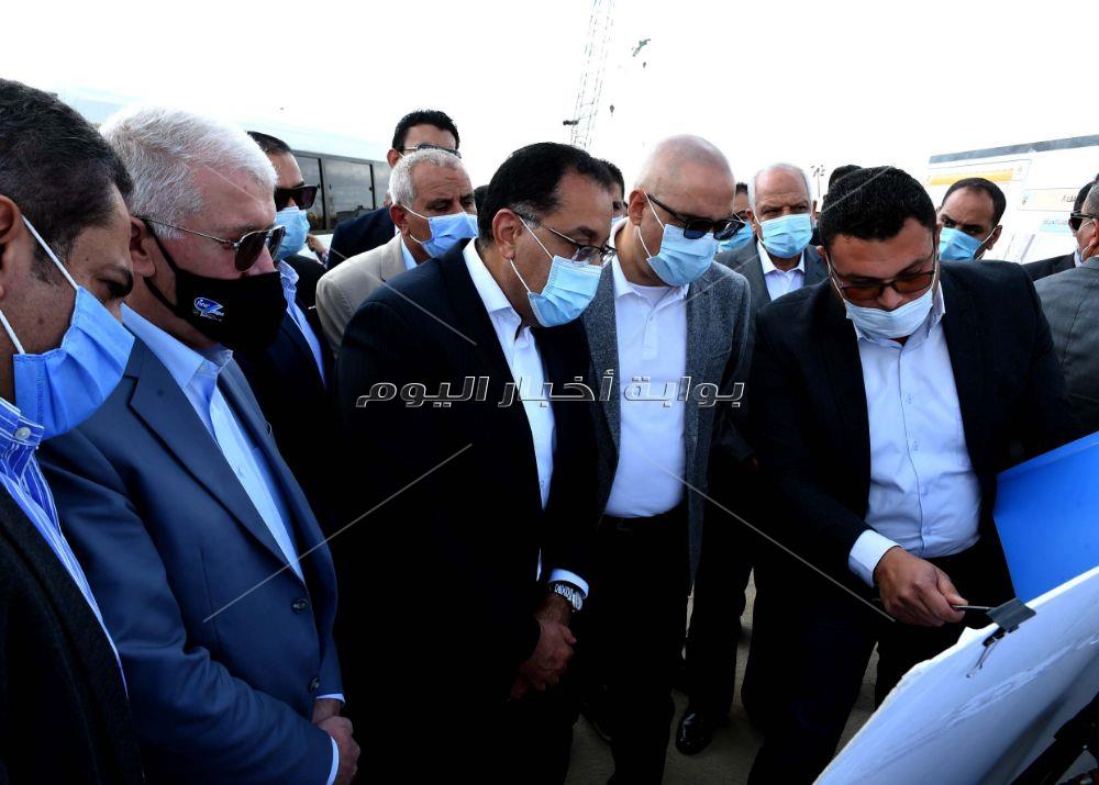 رئيس الوزراء يشيد بالطفرة الهائلة في محاور وطرق 6 أكتوبر 