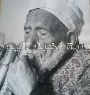 أول صور لمُعلم عميد الأدب العربي «طه حسين»