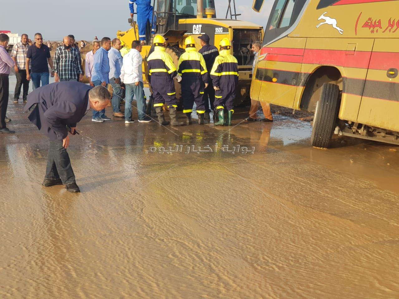 محافظ البحر الأحمر يتفقد أماكن السيول