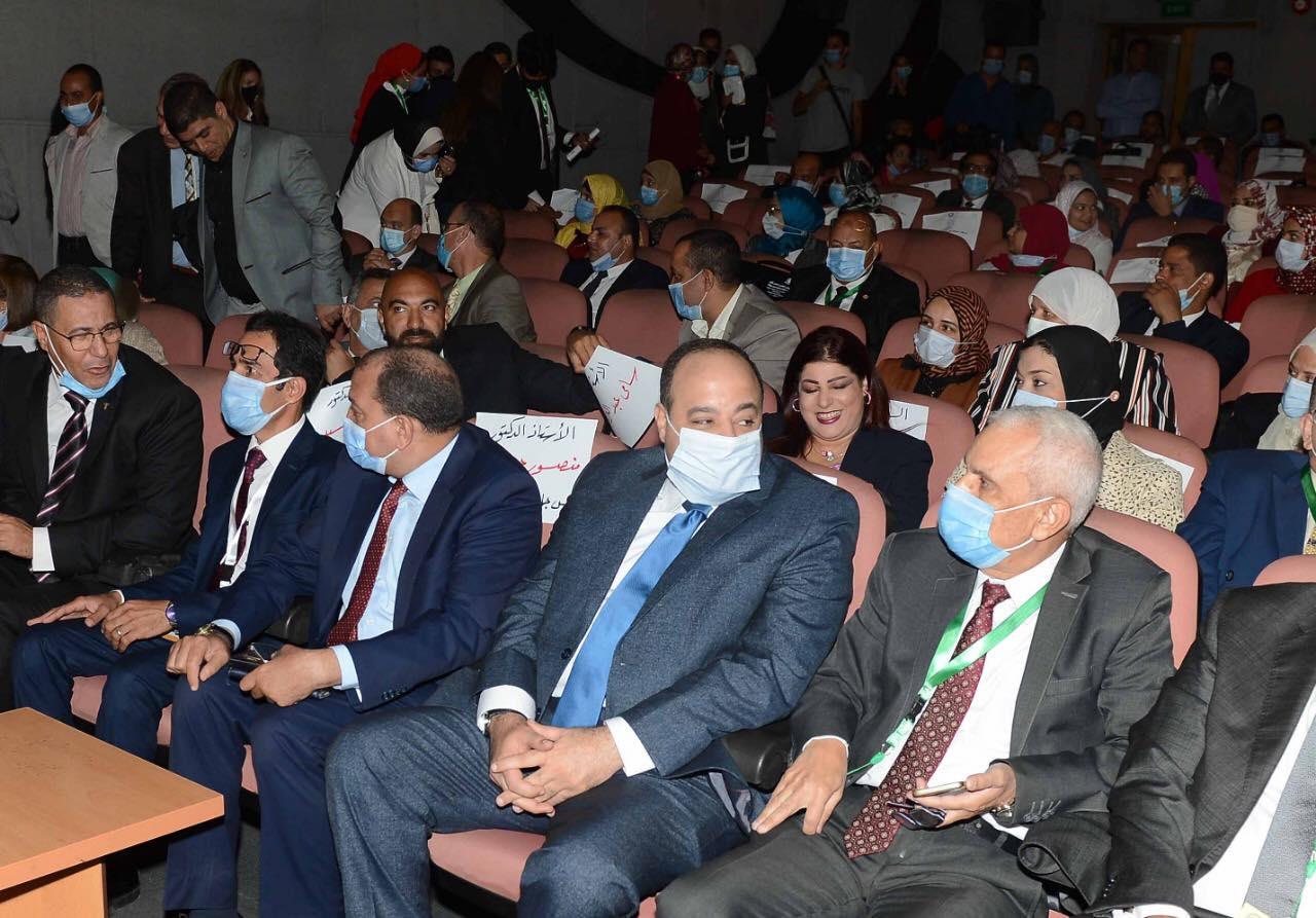 الكاتب الصحفي الكبير أحمد جلال