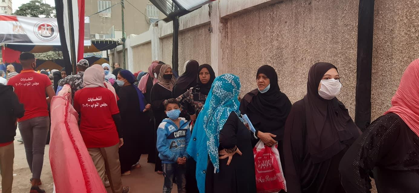 صور .. سيدات الزاوية الحمراء بنحب بلدنا.. ويتصدر ن المشهد فى الانتخابية للبرلمان 2020