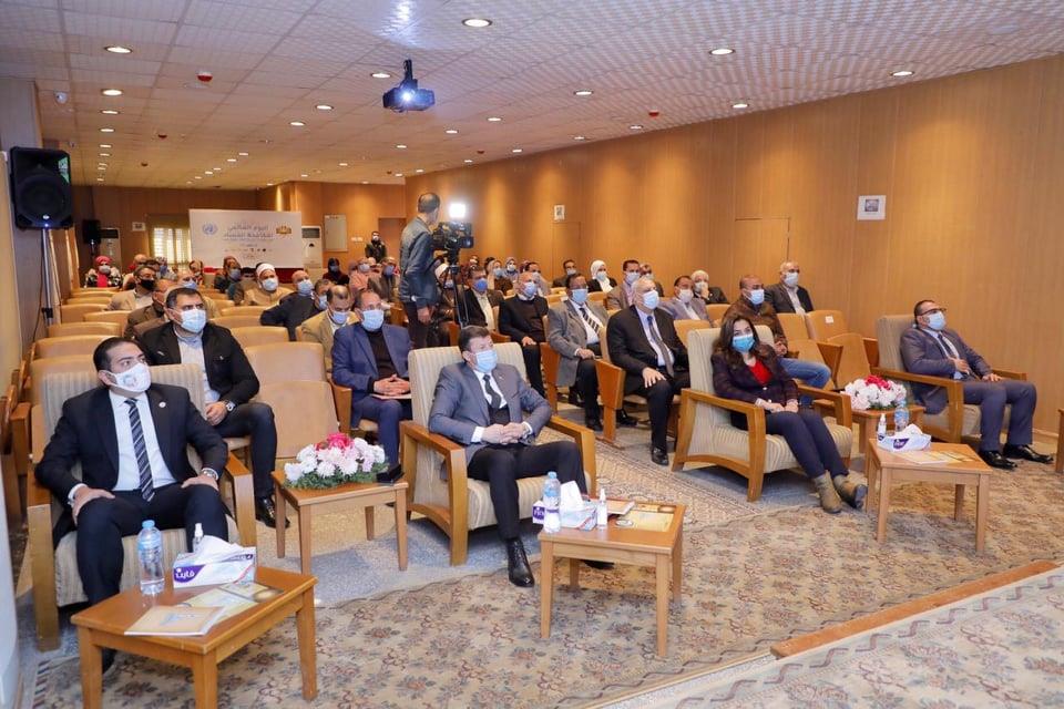 محافظ دمياط  : تشيد بجهود الدولة في مكافحة الفساد بشتى أشكاله ونشر قيم النزاهة والشفافية