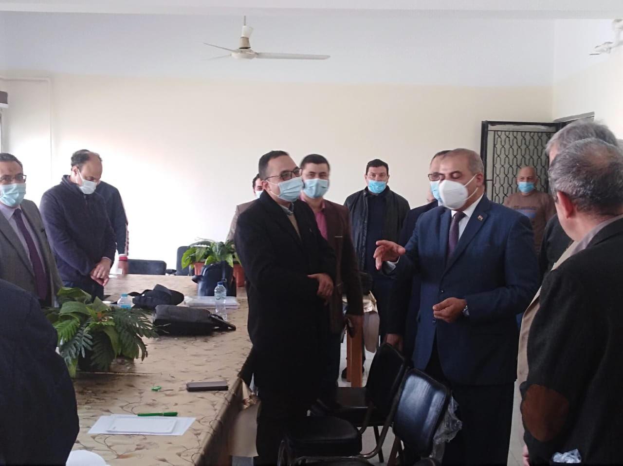 رئيس جامعة الأزهر  يتفقد امتحانات الدراسات العليا  لقطاع كليات الطب.. صور