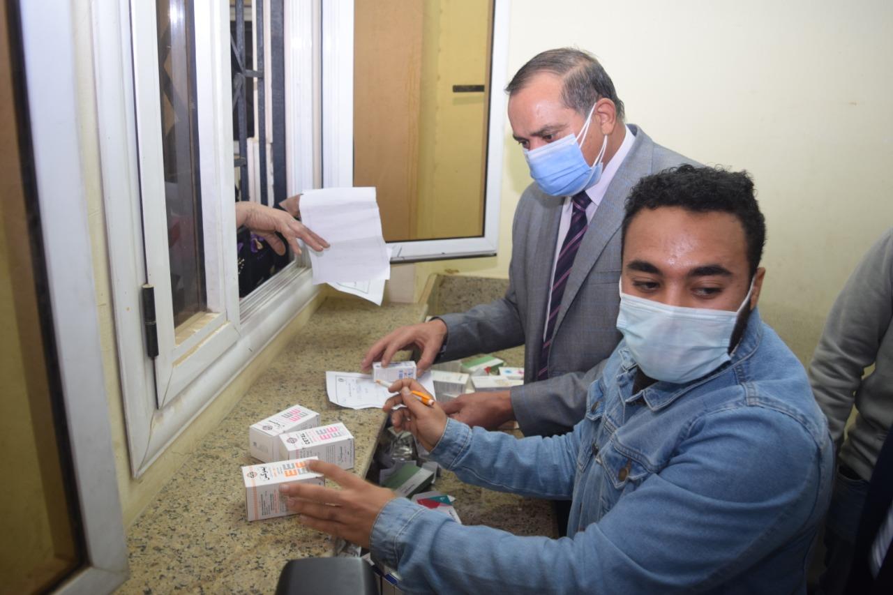 قافلة جامعة سوهاج الطبية