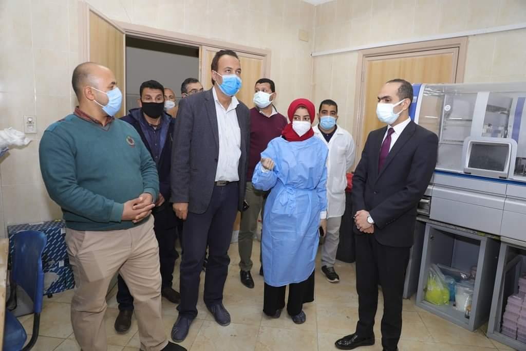 نائب محافظ سوهاج  يتفقد مستشفى أخميم