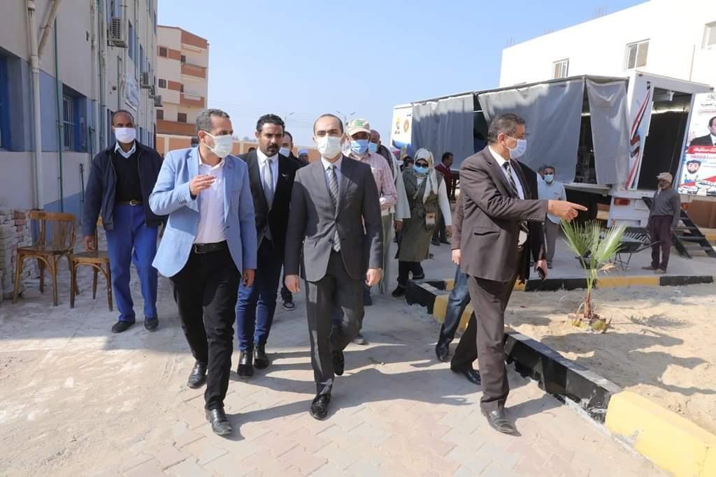 نائب محافظ سوهاج يتفقد مشروعات