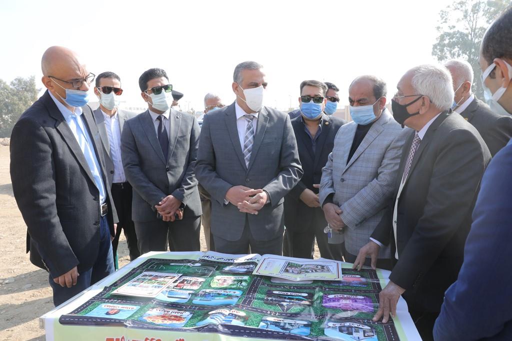 محافظ سوهاج ونقيب  الزراعيين يفتتحان نادي  المهن الزراعية بحي الكوثر