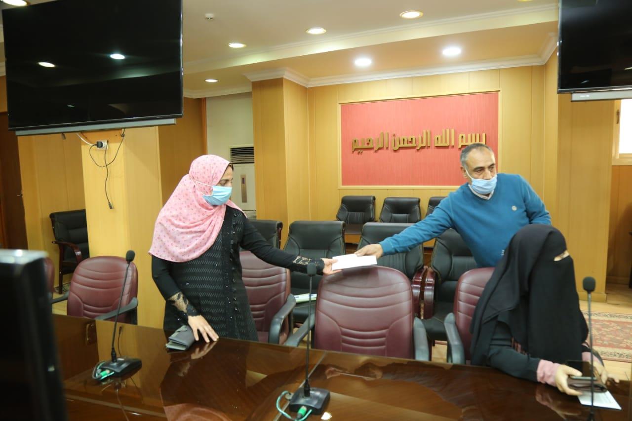 مساعدات مالية لزوجات 7 صيادين تم احتجازهم بليبيا