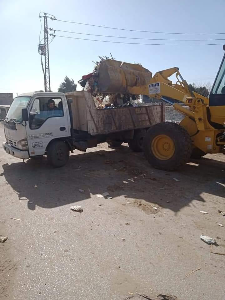 بالصور : جانب من أعمال النظافة والانارة  بقرى المنيا