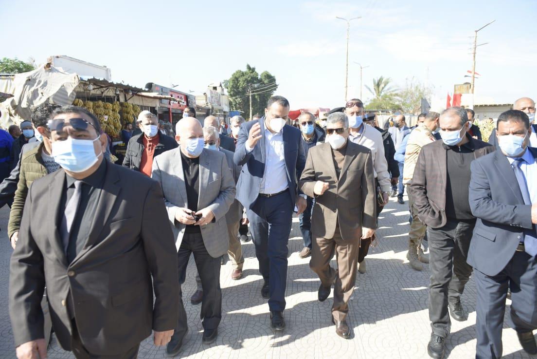الفريق أسامة ربيع يتفقد معدية الأفراد بالقنطرة غرب وشركة قناة السويس للاستزراع السمكي