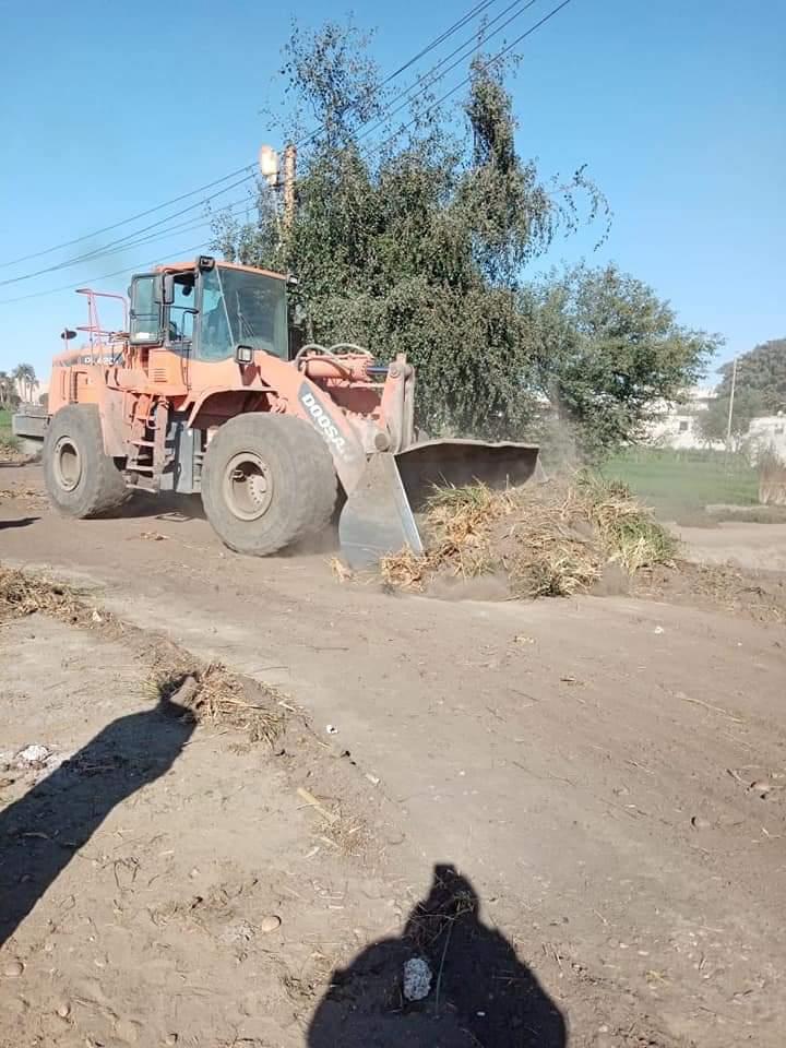 بالصور.. حملات نظافه مكثفه بتله وحي غرب المدنيه لتوفير بيئه صحيه للمواطنين بالمنيا.