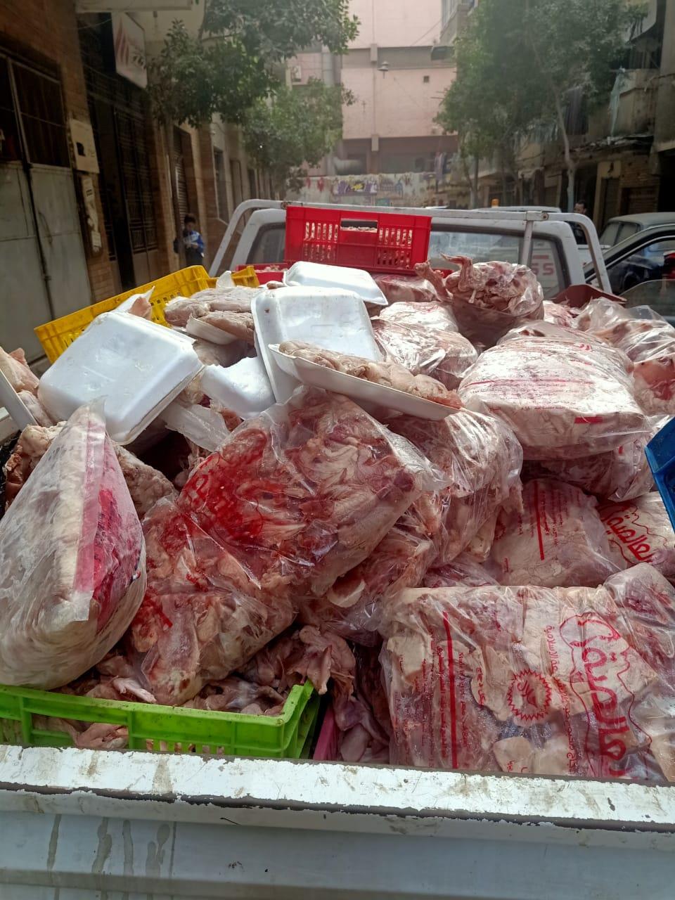  محافظة الجيزة: تواصل دورها الرقابي بضبط 31 طن لحوم ودواجن وكبدة وأسماك غير صالحة 