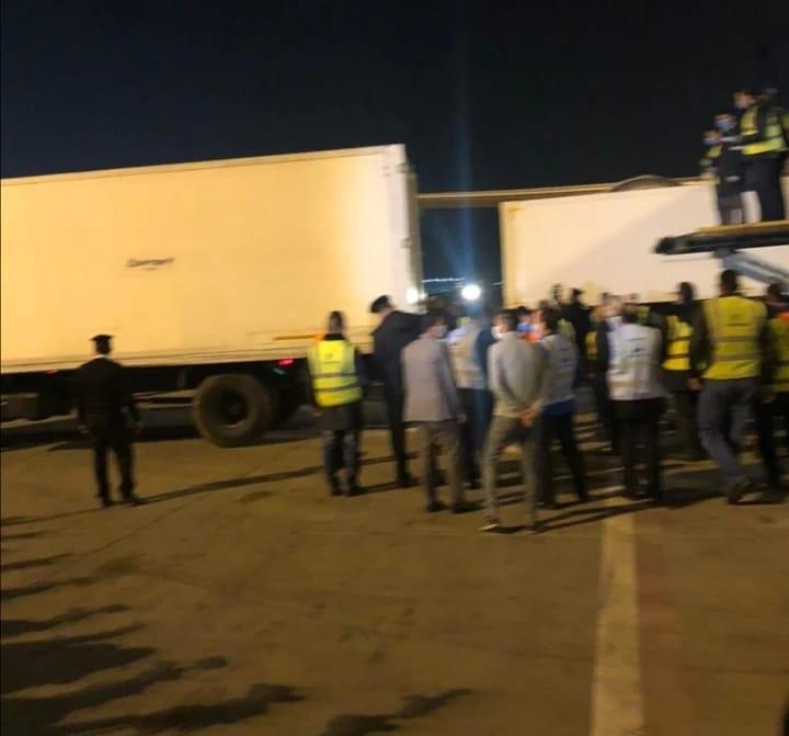 مطار القاهرة يستقبل شحنة جديدة من لقاح كورونا الصينى على متن طائرة مصر للطيران
