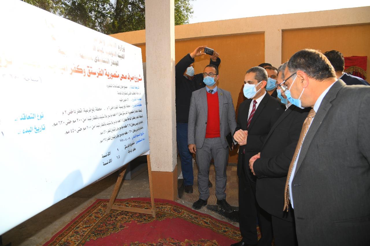 محافظ الغربية يفتتح مشروعات صرف صحي بكفر الزيات بتكلفة 56 مليون جنيه