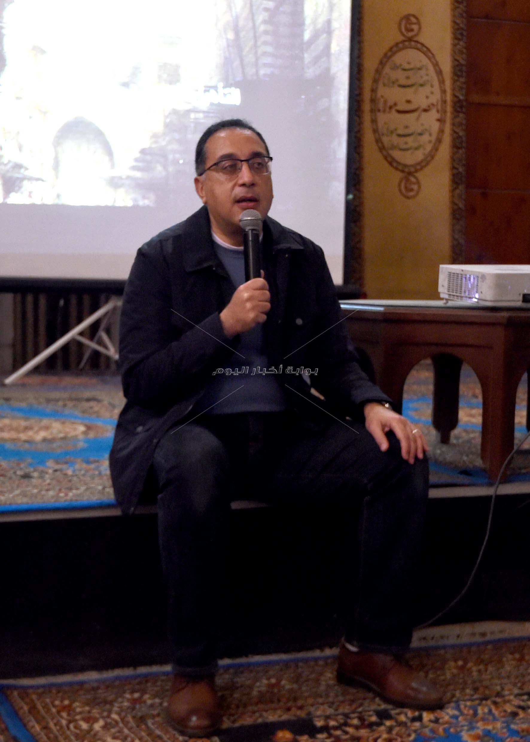 رئيس الوزراء يبعث برسائل أمل لأهالي سكان القاهرة التاريخية