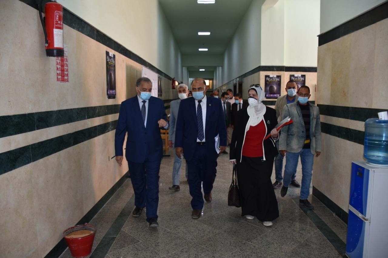 برنامج جديد للصيدله الاكلينيكيه بجامعة السادات العام القادم 