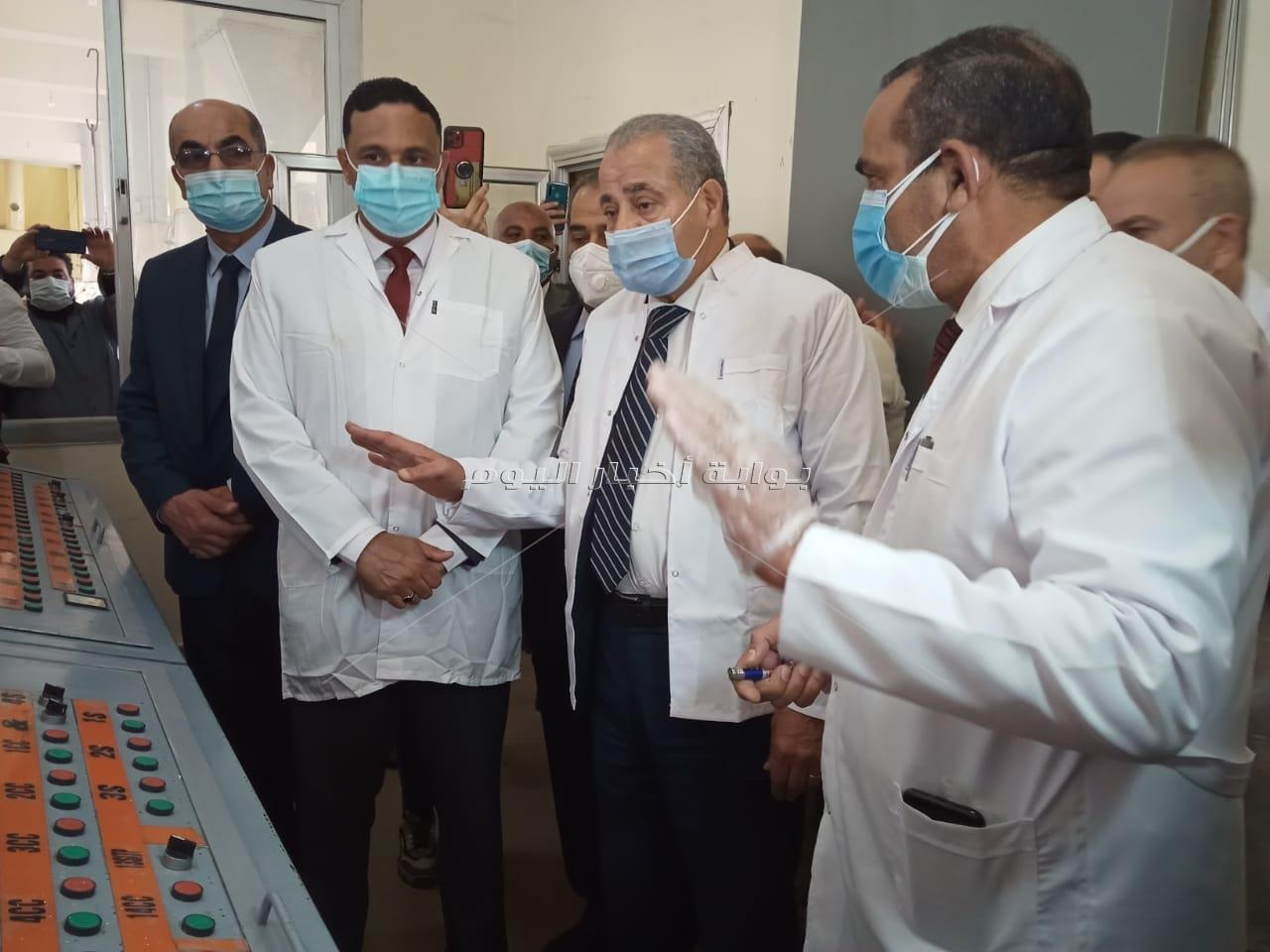 وزير التموين يتابع نظام مراقبة المخزون السلعي ويتفقد مطحن السادات