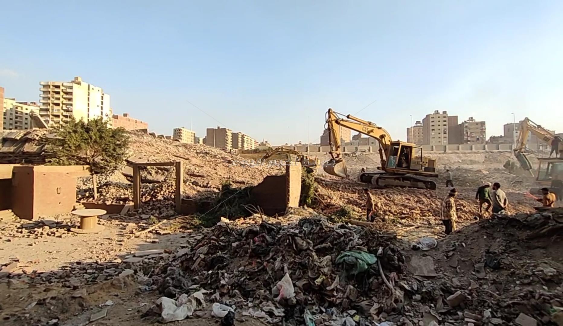 رفع مخلفات هدم عقار فيصل المحترق 
