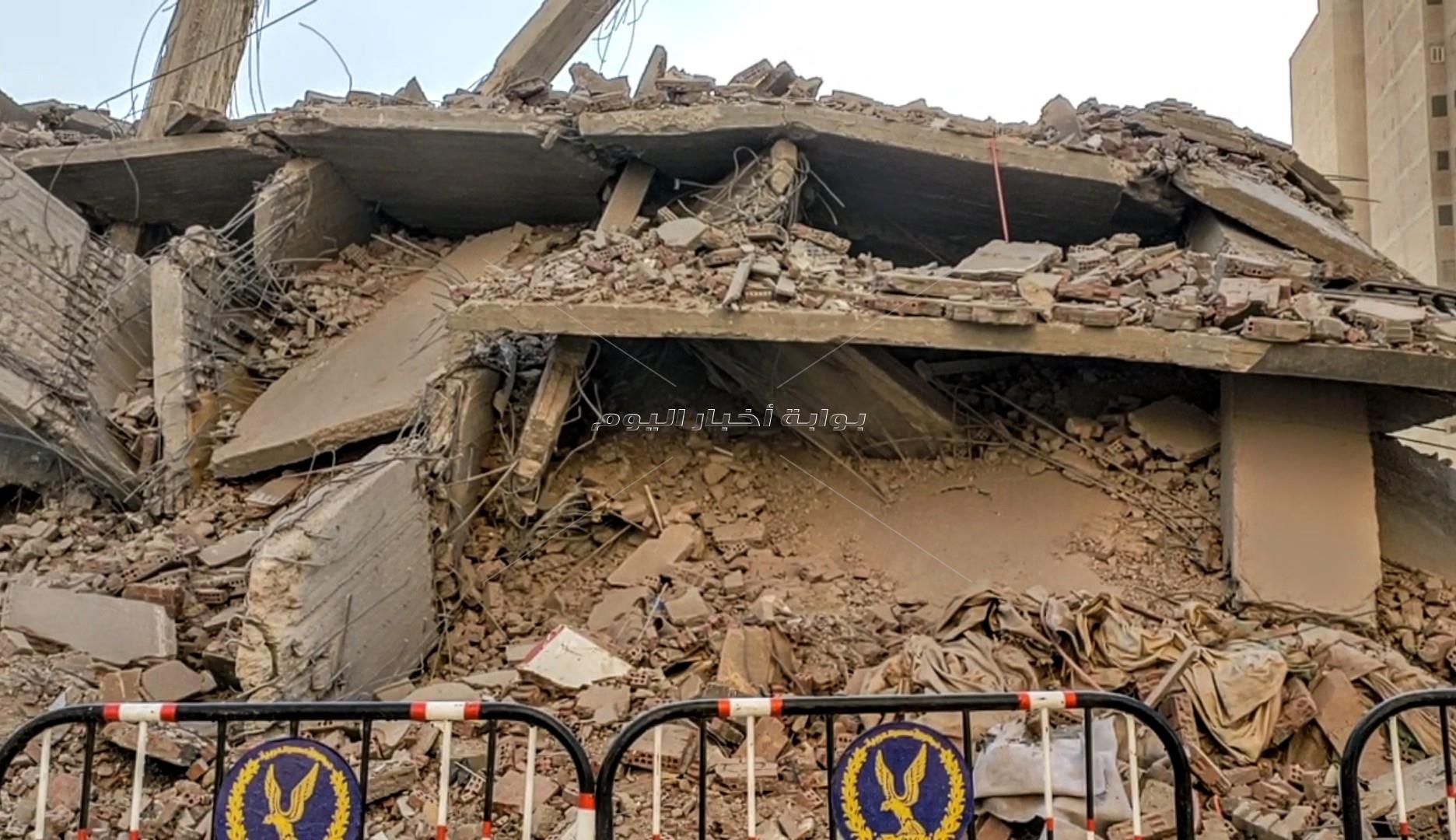 رفع مخلفات هدم عقار فيصل المحترق 
