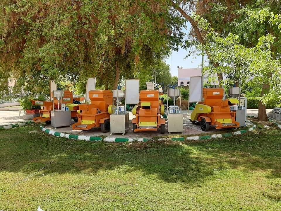بحوث الصحراء يسلم معدات زراعية لدعم مزارعي " الكينوا"  في الوادي الجديد 