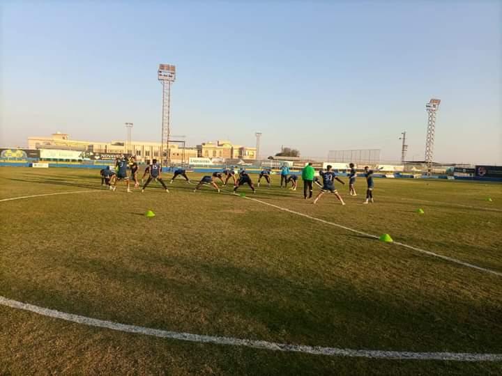 الصور..الفريق الأول يخوض مراناً خفيفاً بملعب الاسيوطي استعدادا لمواجهة الفيوم غداً