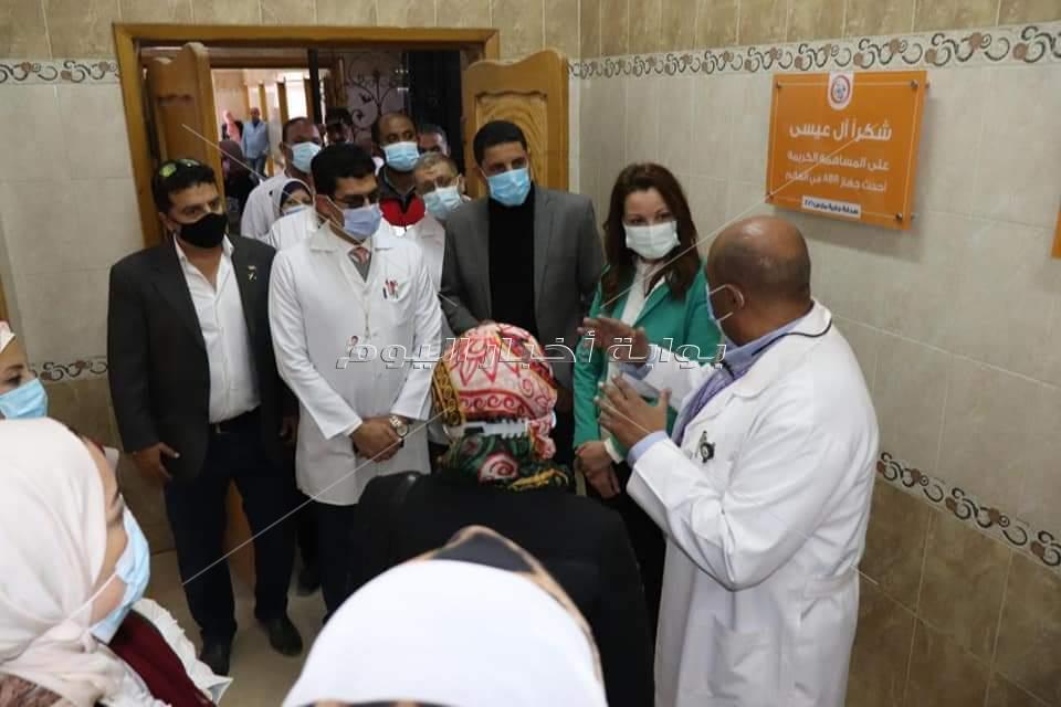 محافظة الجيزة توزع الهدايا على الأطفال في «يوم اليتيم»