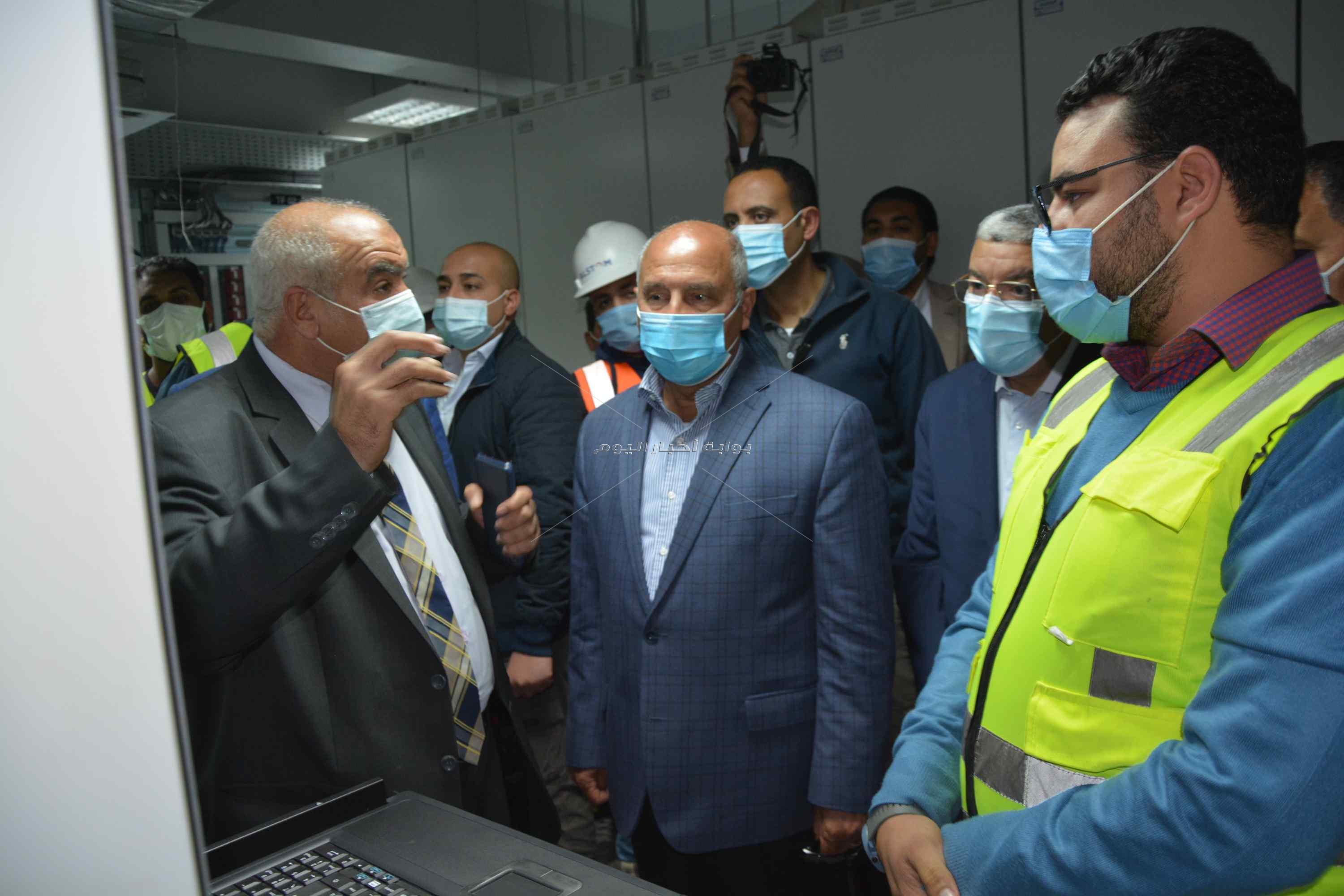 وزير النقل ومحافظ المنيا يشهدان اختبارات برج إشارات سمالوط قبل دخوله الخدمة غدا