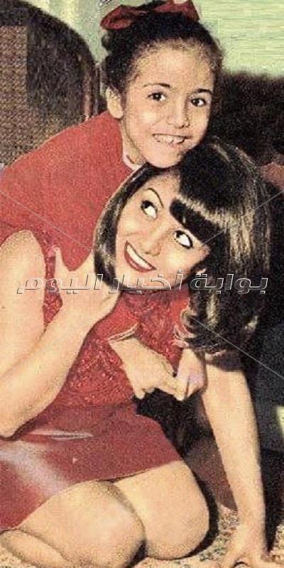 كيف قضت زيزي مصطفى شهر عسلها في اليابان؟