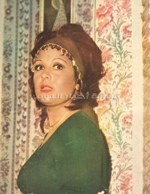 كيف قضت زيزي مصطفى شهر عسلها في اليابان؟