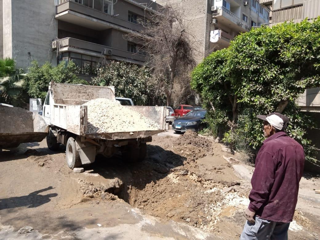 حى العجوزة ينتهي من أستعدادات الانارة و الطرق قبل شهر رمضان الكريم