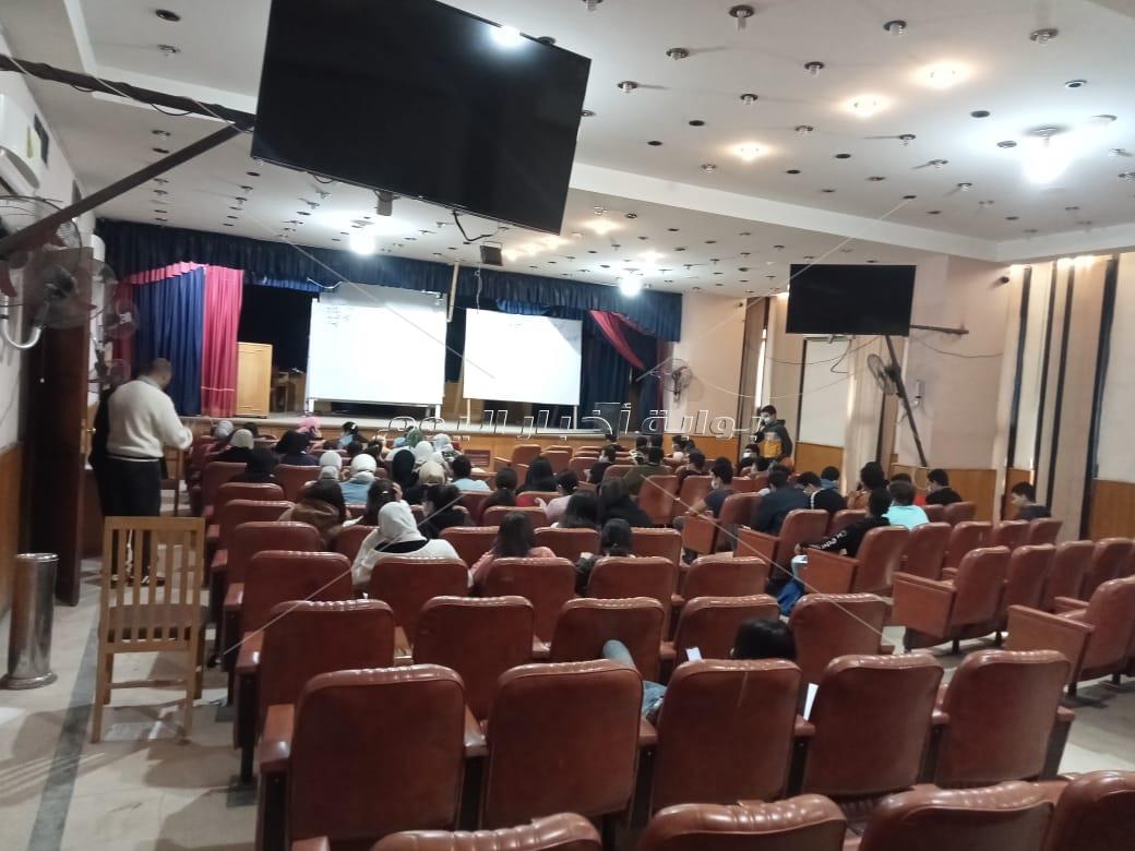 غلق وتشميع سنتر للدروس الخصوصية ومقهى في أسوان