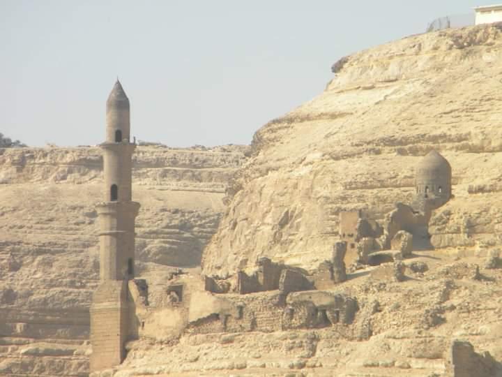 20 صورة تحكي عن مسجد «شاهين الخلوتي» المنحوت في الجبل 