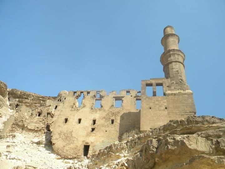 20 صورة تحكي عن مسجد «شاهين الخلوتي» المنحوت في الجبل 