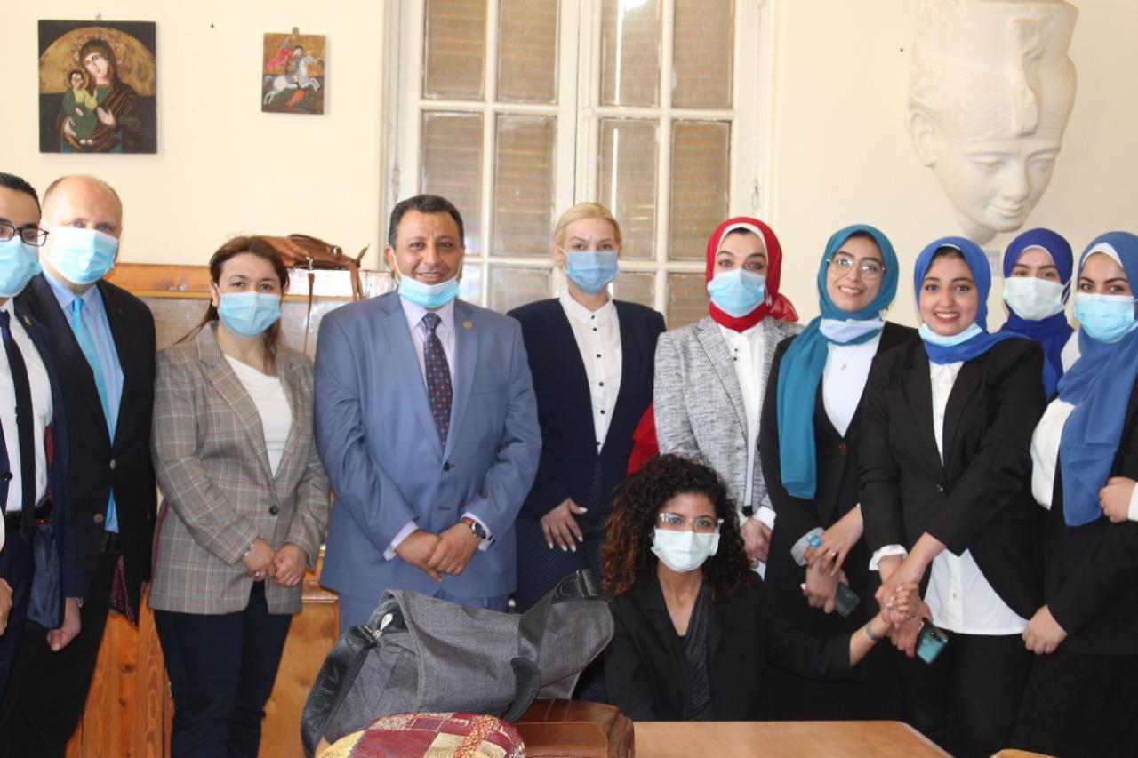 وفد روماني علمي  في زيارة لكلية السياحة بجامعة المنصورة .