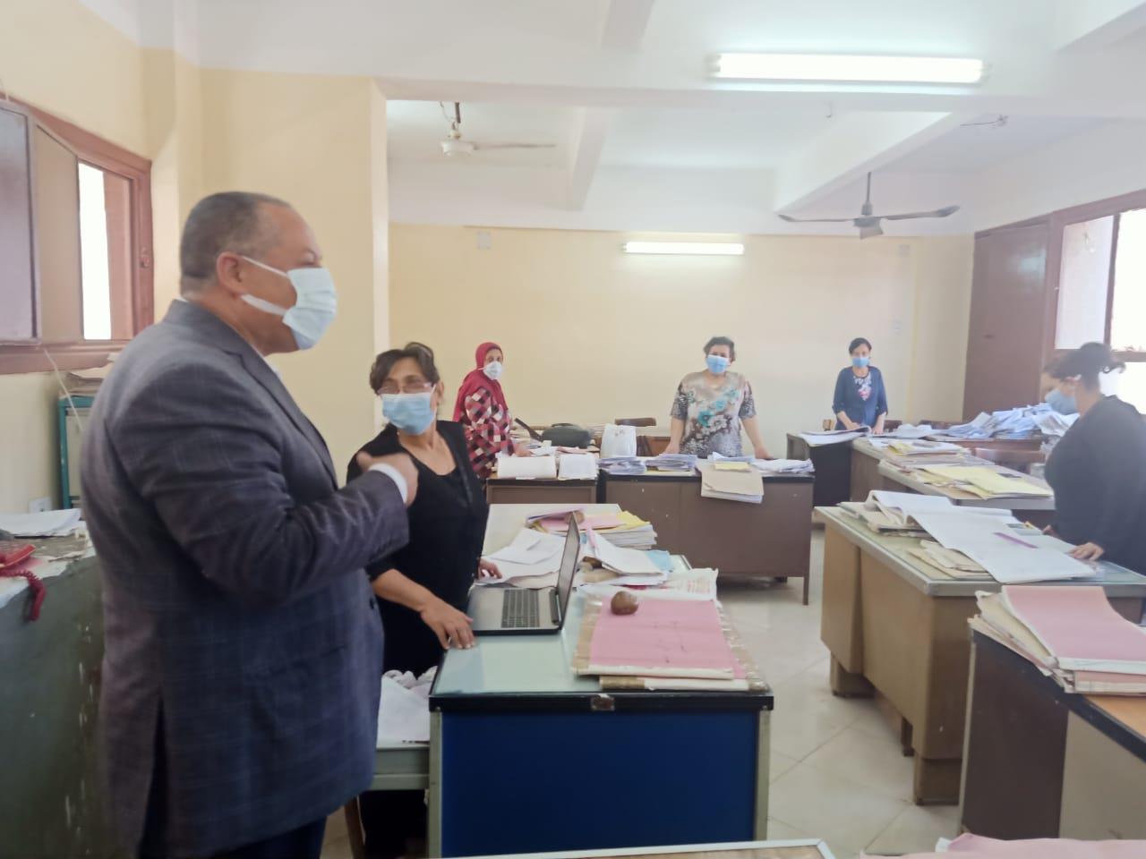 محافظ أسيوط يعلن استمرار حملات تطهير وتعقيم المنشأت الخدمية والحيوية 