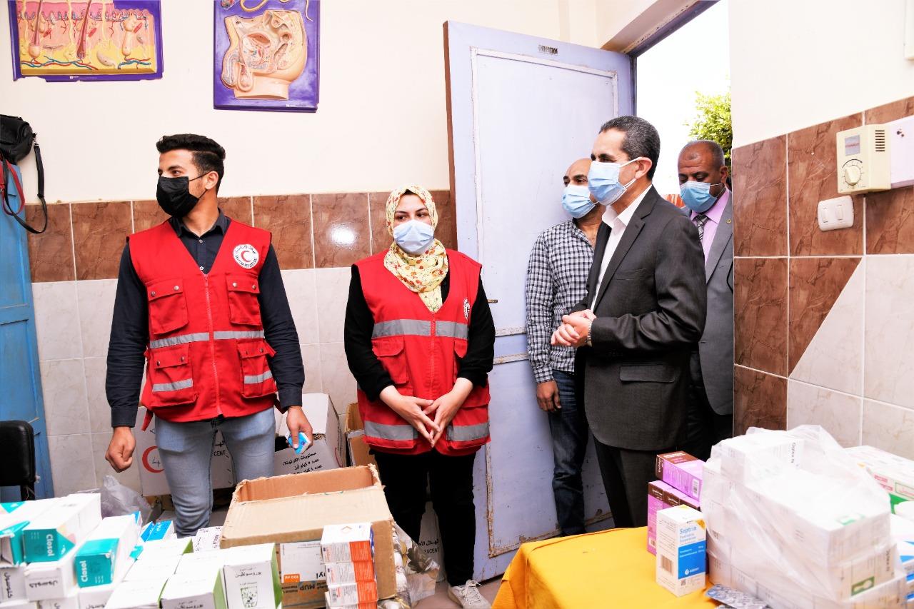 محافظ الغربية : الكشف على 206 حالات بقرية السملاوية ضمن "حياة كريمة" .