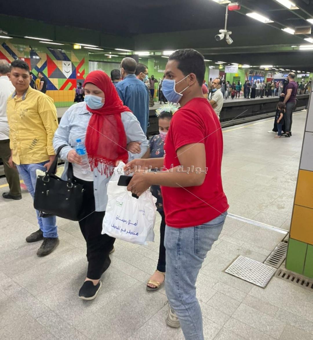 "النقل" تطلق حملة "هنفطر فى المحطة" في مترو الأنفاق والسكة الحديد | صور